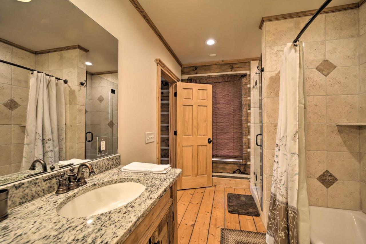 Luxury Cabin Rental In Franklin With Private Hot Tub Exterior foto